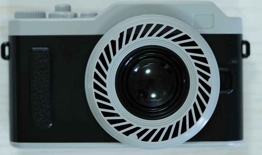 ダイソー】ミニ扇風機カメラ(電池式)レビュー｜100均で買えるカメラ型ファン！ | シチミカメラ