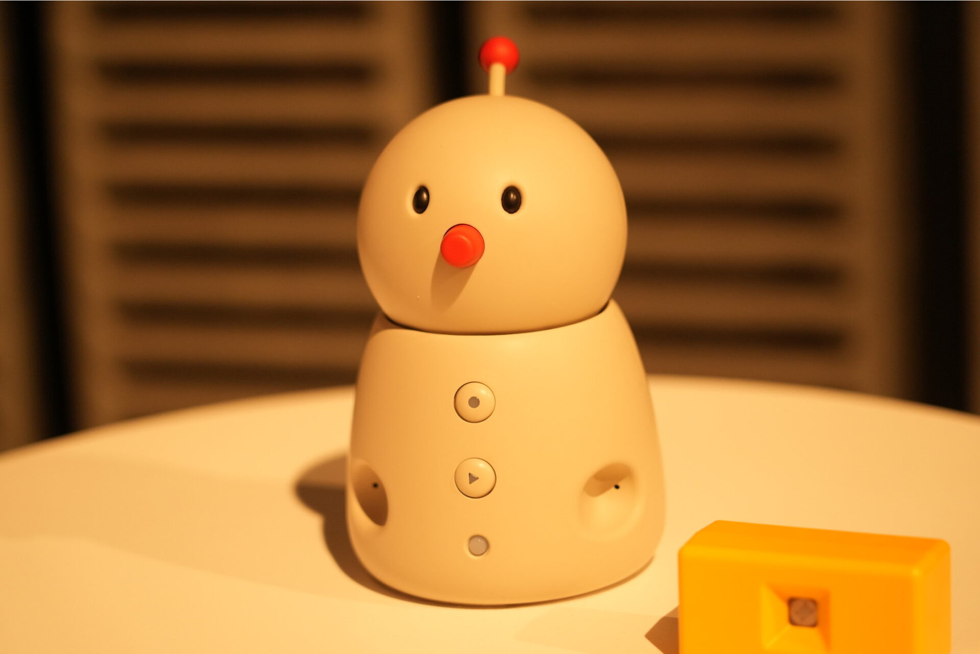 きみとロボット展で撮影した雪だるまロボットの写真