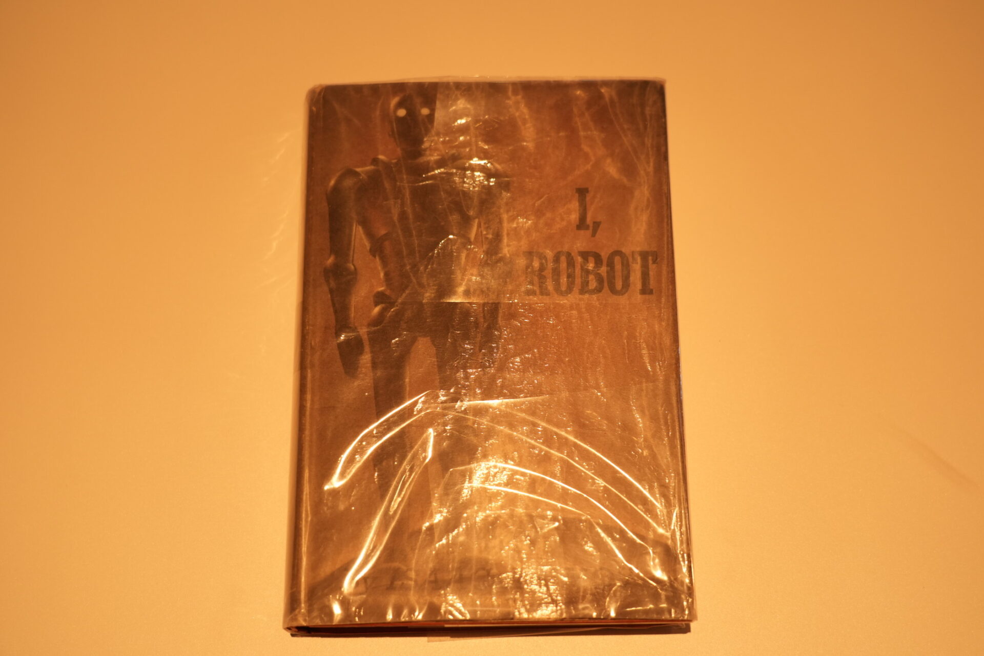 1950年刊行のアイザック・アシモフのSF小説「I, ROBOT(われはロボット)」の写真